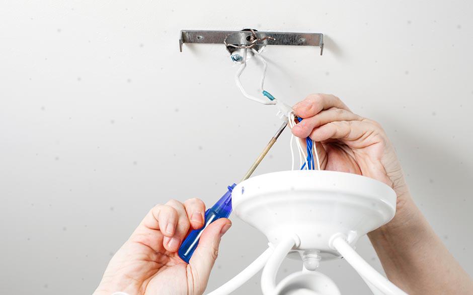 travail électricien Clichy